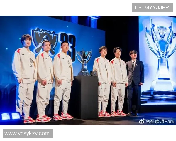 FPX战队的荣耀与挑战：从逆境中崛起的精英赛奋斗故事