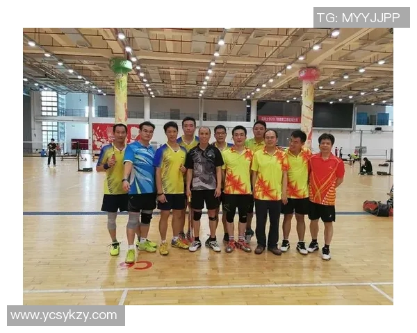 重庆羽毛球队与成都羽毛球队赛后复盘分析双方状态及表现对比