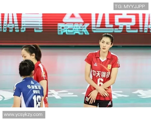 重庆排球队在邀请赛中以77分稳居积分榜首位